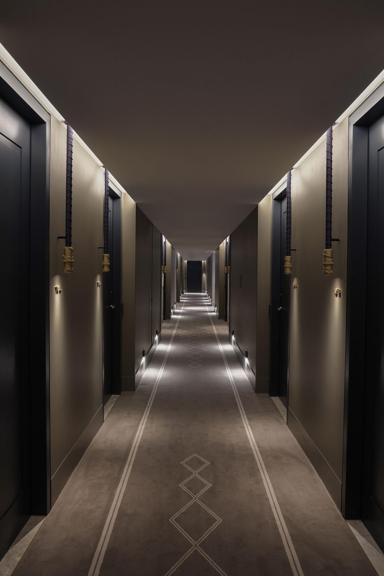 ホテル ヒルトン メルボルン リトル クイーン ストリート エクステリア 写真 A corridor at the hotel