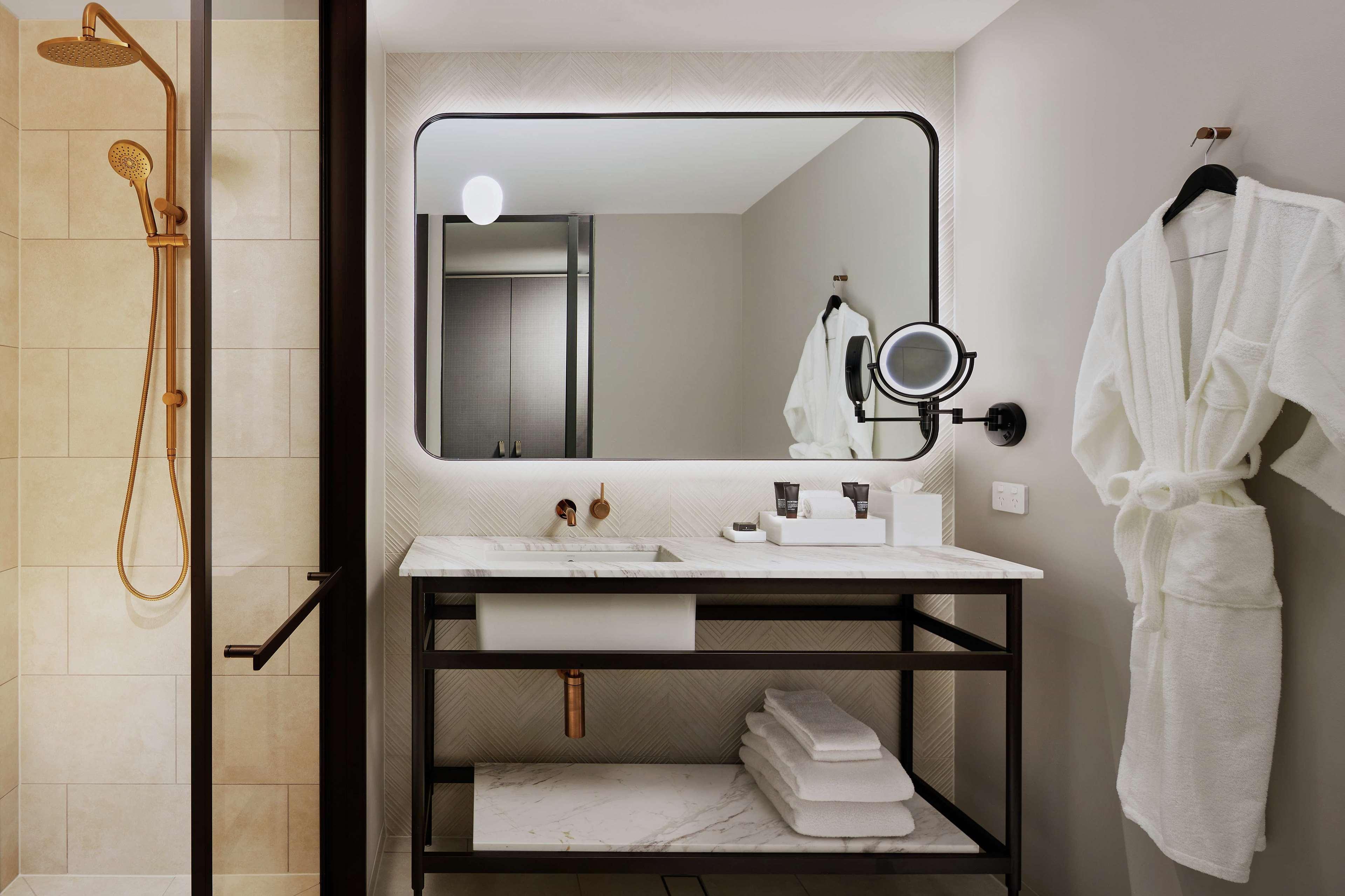 ホテル ヒルトン メルボルン リトル クイーン ストリート エクステリア 写真 Bathroom