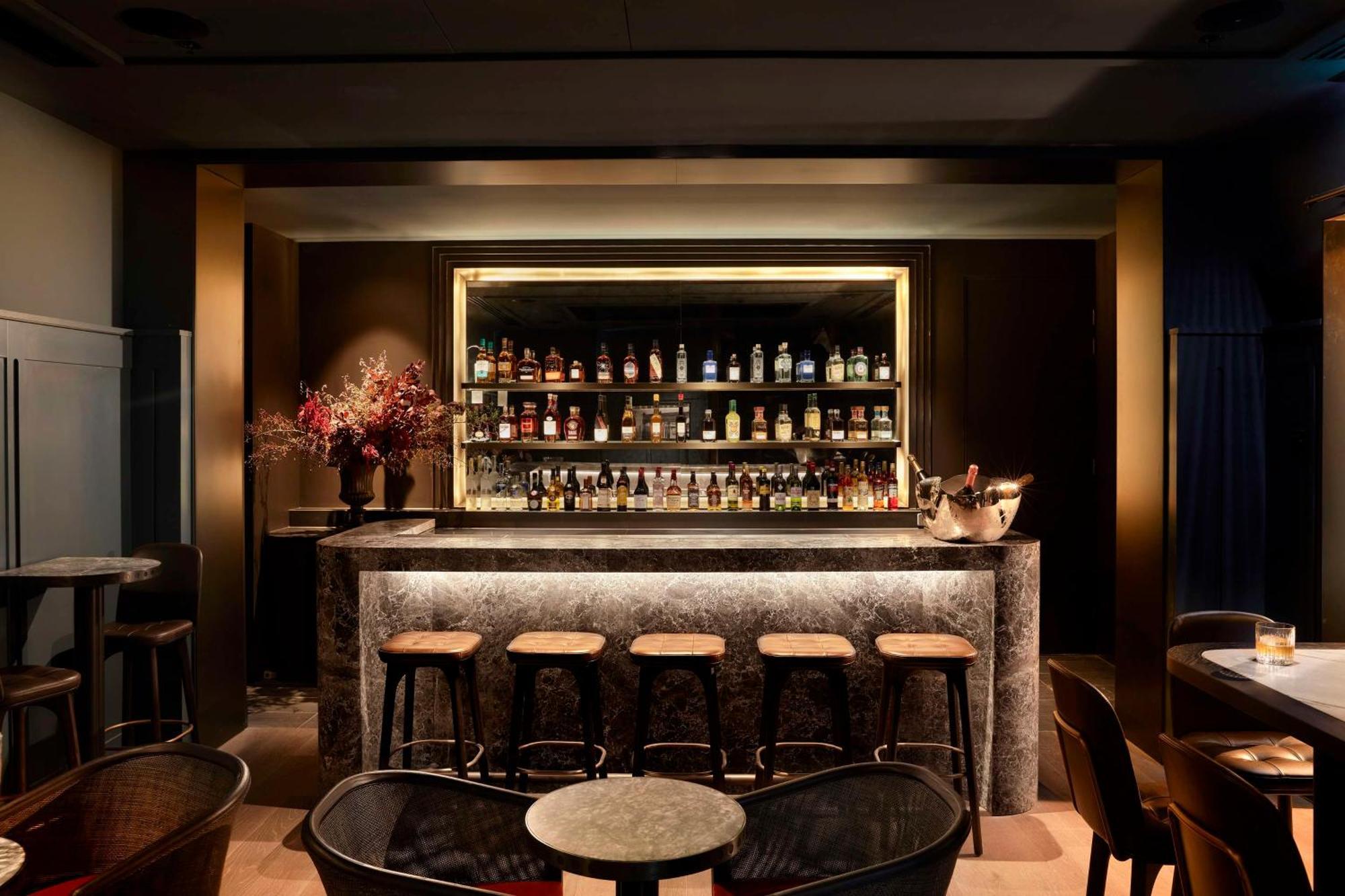 ホテル ヒルトン メルボルン リトル クイーン ストリート エクステリア 写真 The bar at the Connaught