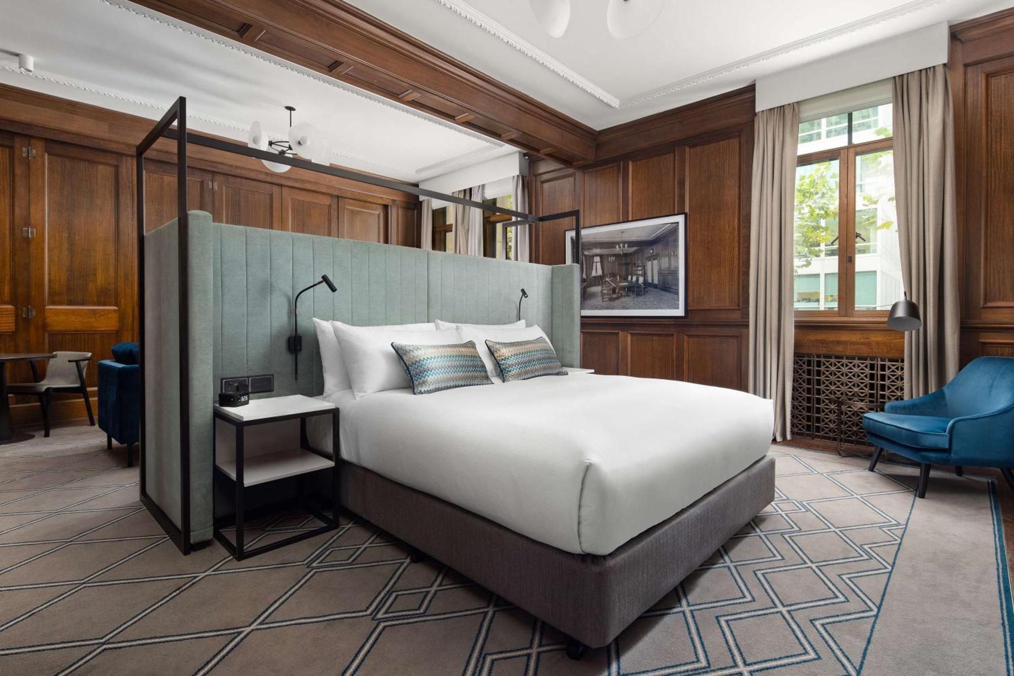 ホテル ヒルトン メルボルン リトル クイーン ストリート エクステリア 写真 A bedroom at the hotel