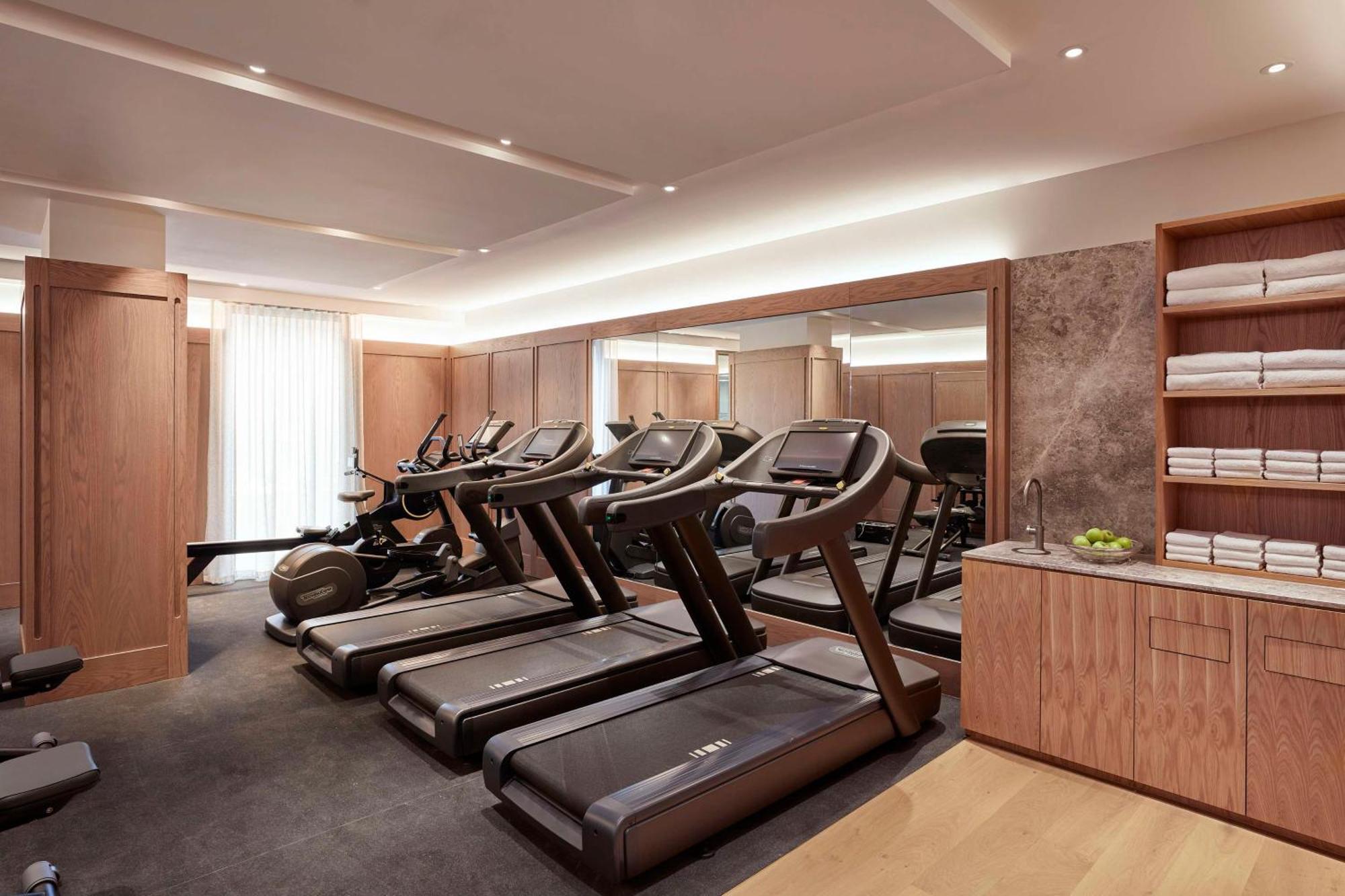 ホテル ヒルトン メルボルン リトル クイーン ストリート エクステリア 写真 The gym at The Hari