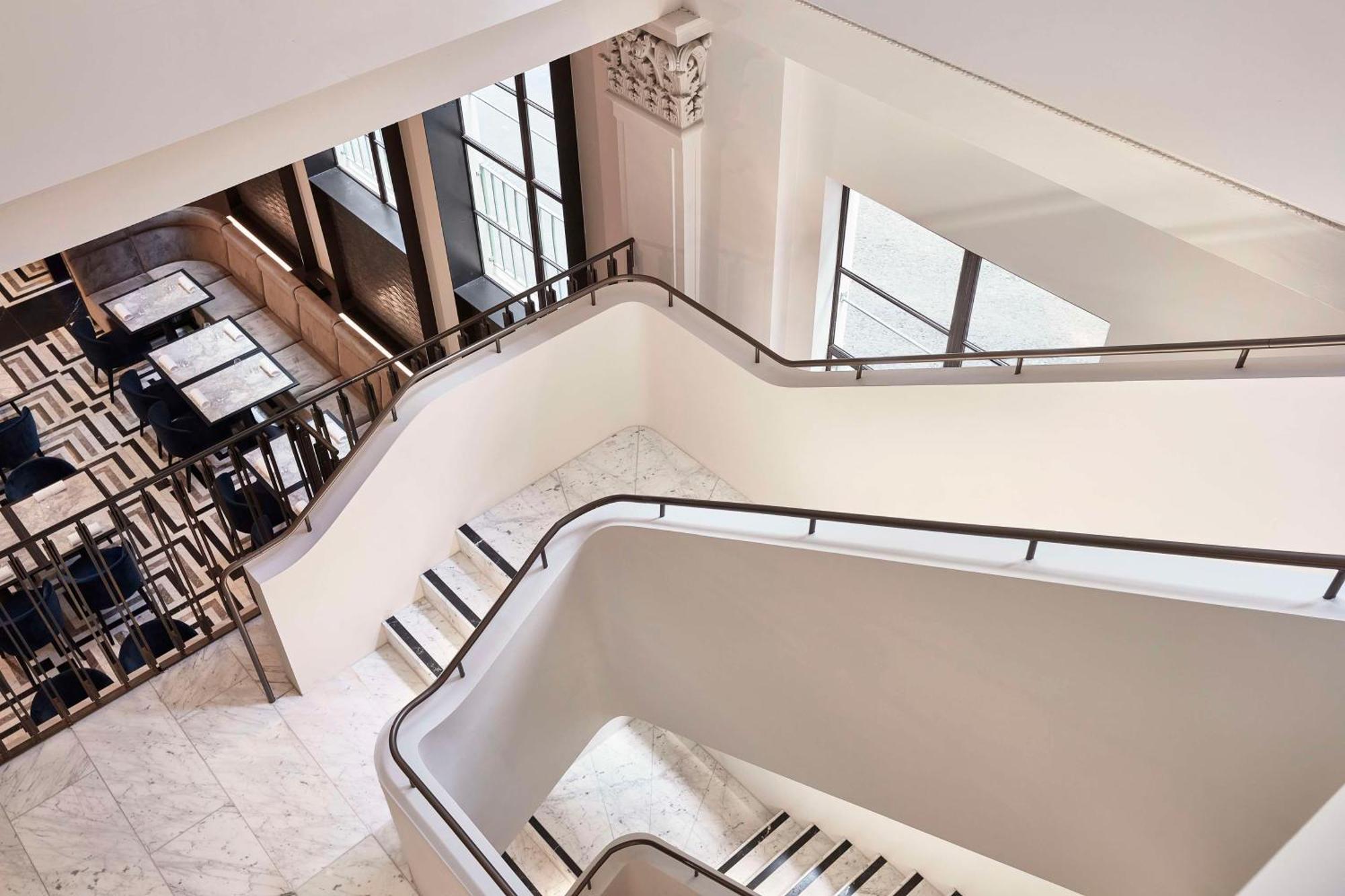 ホテル ヒルトン メルボルン リトル クイーン ストリート エクステリア 写真 Staircase