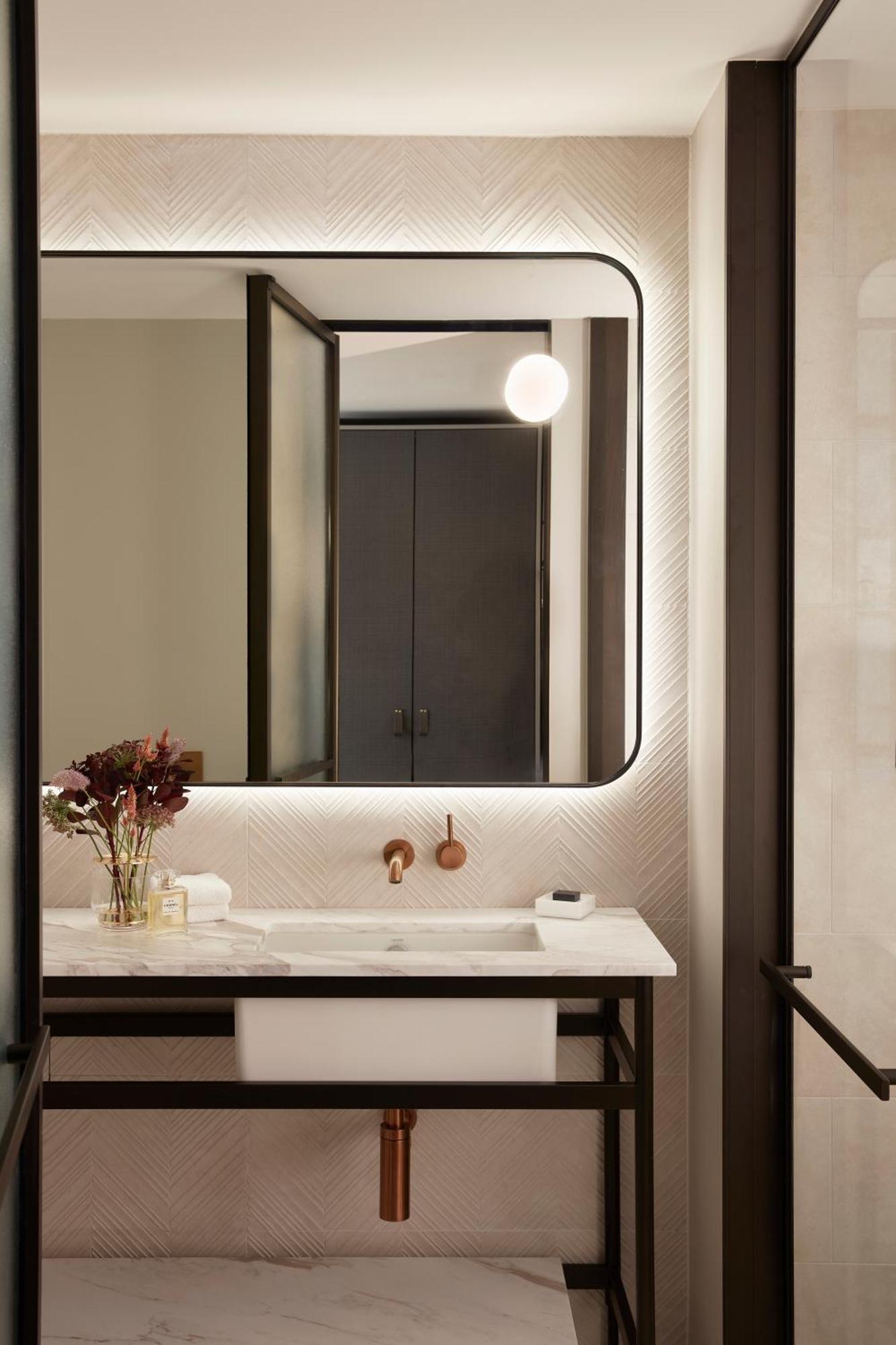 ホテル ヒルトン メルボルン リトル クイーン ストリート エクステリア 写真 Bathroom